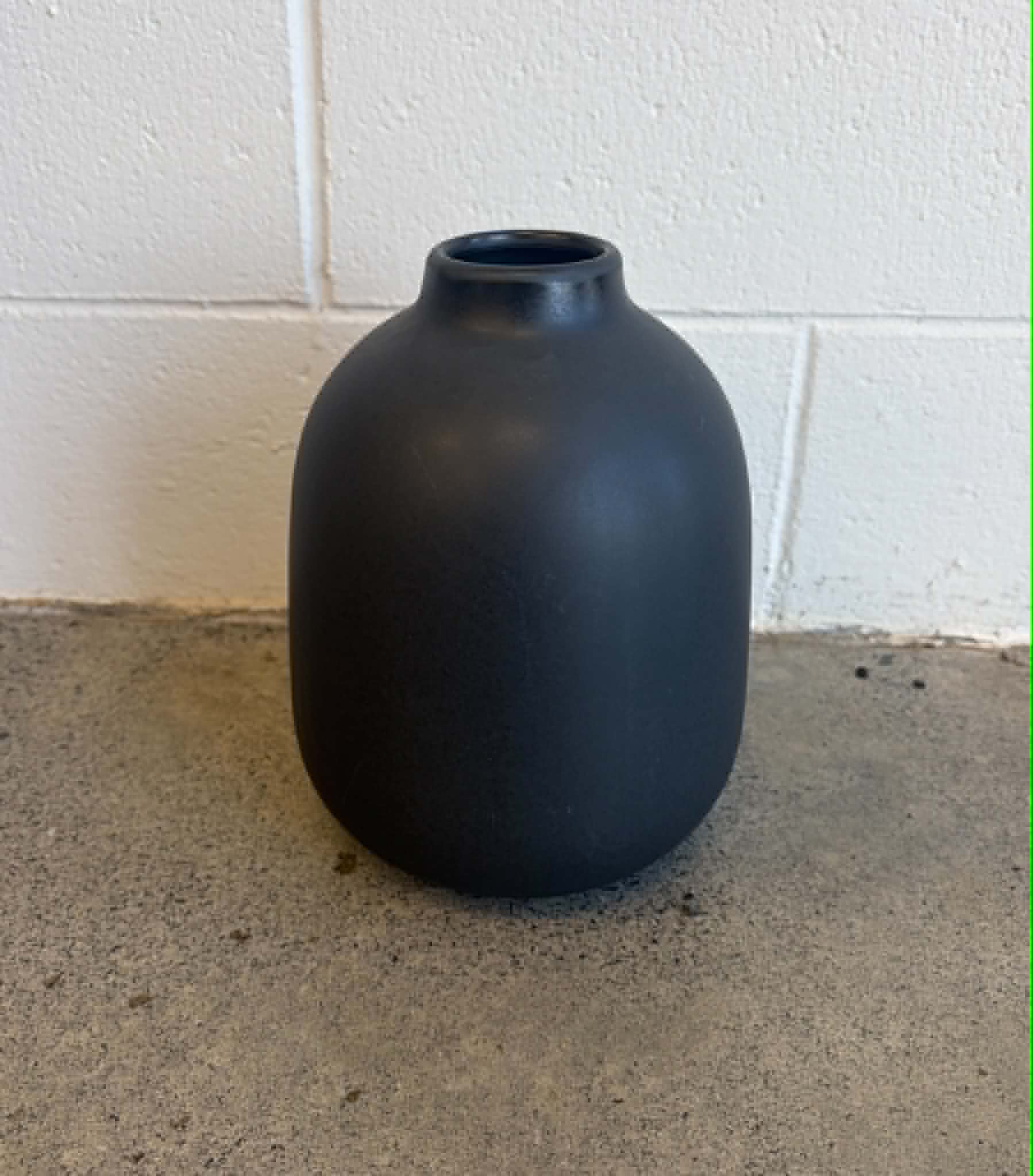 Eclipse Vase Matte - Black