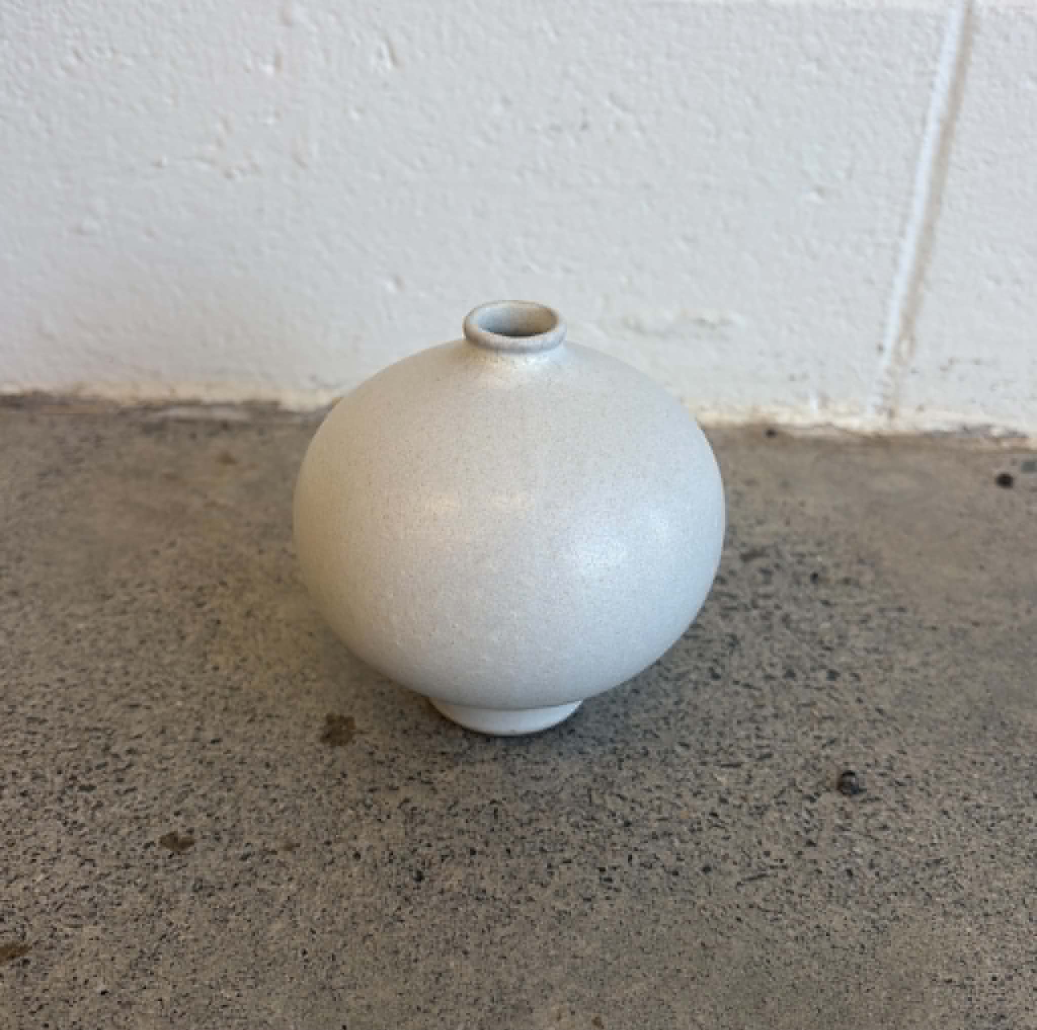 Obi White Bud Vase 10cm